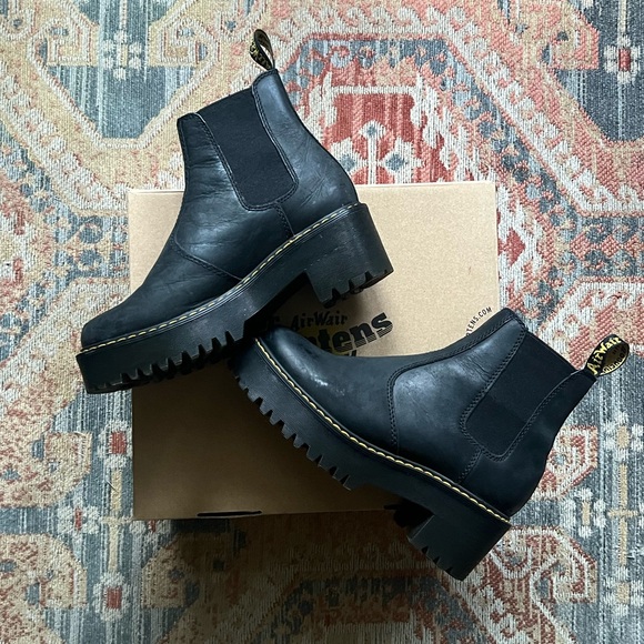Dr. Martens Rometty Chelsea Boot - Picture 3 of 11